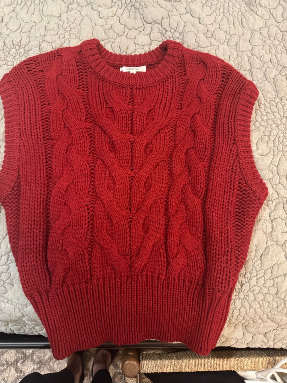 Cable Knit Sleeveless Sweater Vest - Red